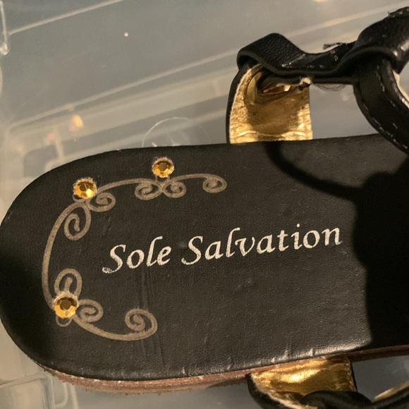 SOLE SALVATION Women’s Skull and Cross Jewelled Sandals - New Without Tags - Picture 6 of 9